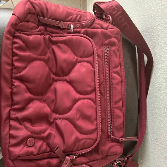 Samantha Brown To-Go Quilted Cargo Crossbody BURGUNDY nwt - Picture 9 of 13